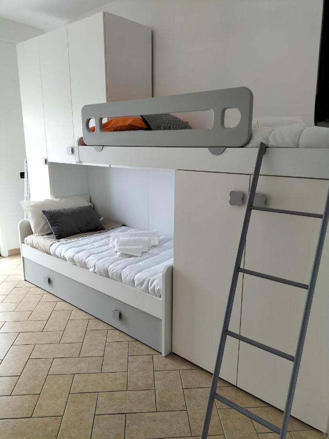 Appartamento Di Via Refini สโปเลโต ภายนอก รูปภาพ